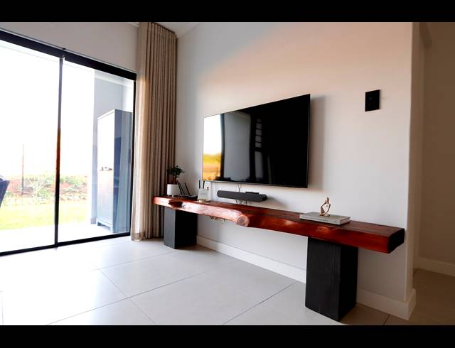 1 BEDROOM APARTMENT TO LET IN BALLITO CENTRAL